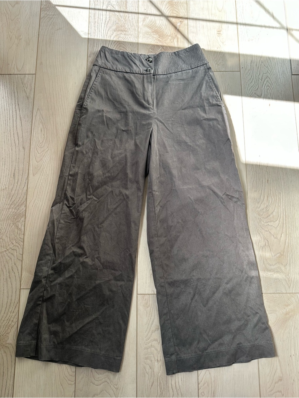 Le Chateau women’s Wide-Leg Crop Pants in Charcoal Gray